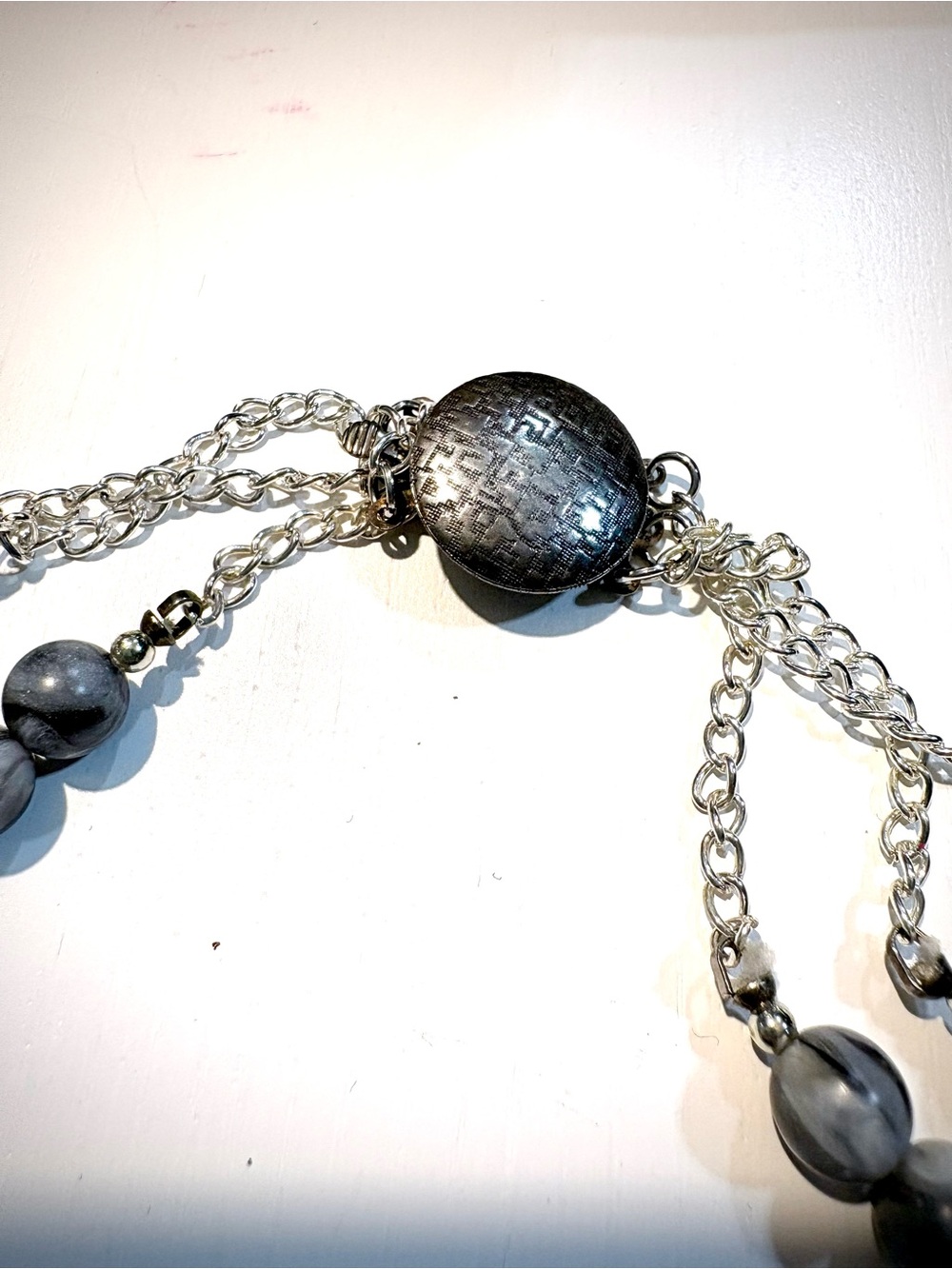Stunning Vintage Lucite Statement Necklace - Picture 3 of 4